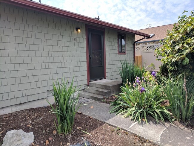 1409-1411 32nd St in Anacortes, WA - Building Photo - Building Photo