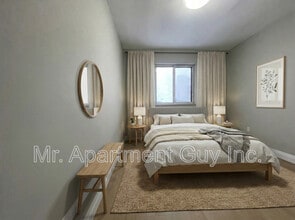 45 Paisley Blvd W in Mississauga, ON - Building Photo - Building Photo