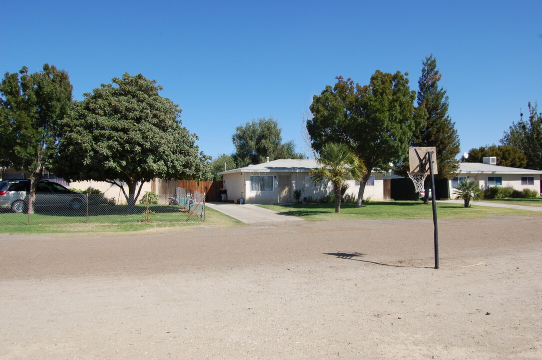 17443 Blackwell Village Dr in Lost Hills, CA - Building Photo