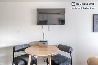 5001 Brooklyn Ave NE, Unit FL2-ID916 in Seattle, WA - Building Photo - Building Photo