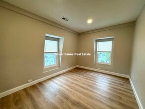 74 Washington St, Unit 8 in Medford, MA - Foto de edificio - Building Photo