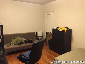 17-19-19 Washington St S, Unit 206 in Malden, MA - Building Photo - Building Photo