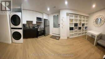 183 Island Rd in Toronto, ON - Building Photo