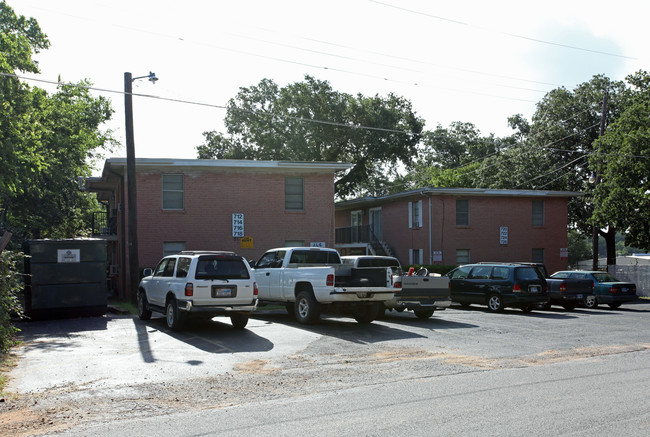 J.L.G. Apartments in Irving, TX - Building Photo - Building Photo