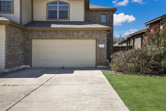 property at 1420 Muirfield Bend Dr