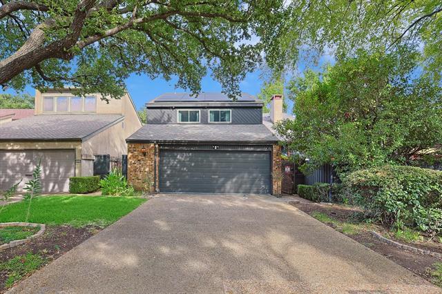 12208 Center Ct Dr in Dallas, TX - Building Photo