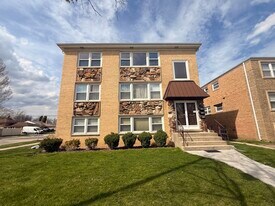 4220 Oakton St in Skokie, IL - Building Photo
