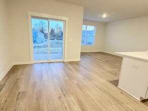 1806 Tupelo Ln in Columbia, TN - Foto de edificio - Building Photo