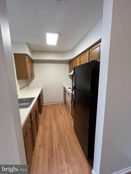 2306 Aspen Dr in Plainsboro, NJ - Building Photo