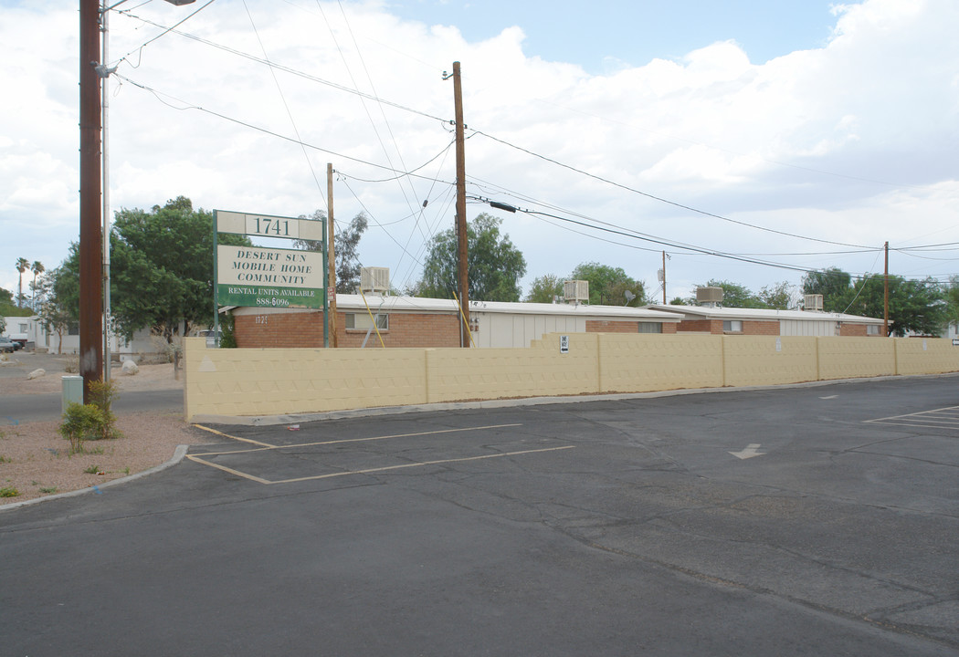 Desert Sun Mobile Home Park in Tucson, AZ - Foto de edificio