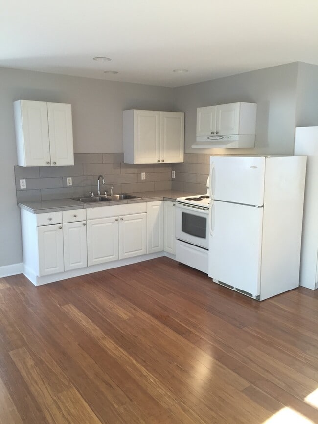 property at 3727 SE Cora St