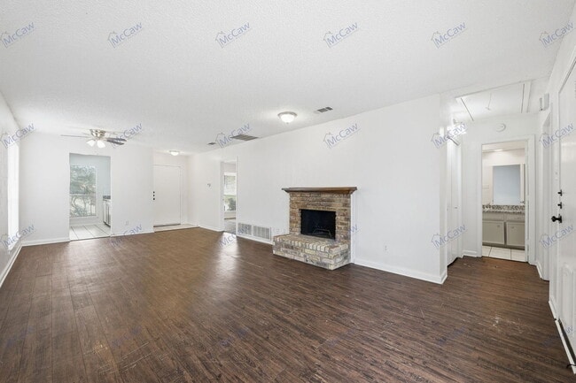 2728 Westchester Dr in Arlington, TX - Building Photo - Building Photo