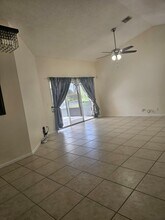 5220 Rosen Blvd in Boynton Beach, FL - Foto de edificio - Building Photo