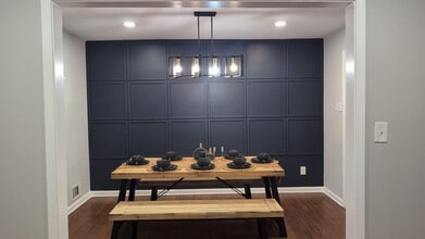 469 Holt Rd NE in Marietta, GA - Foto de edificio - Building Photo