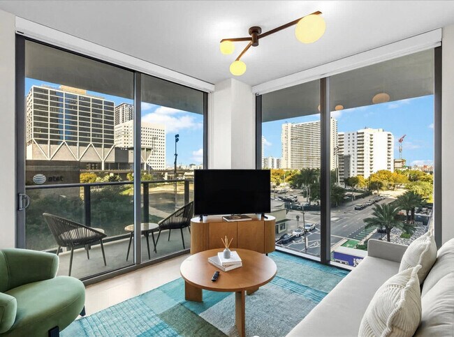 11 NE 6th St, Unit SI ID1373694P in Miami, FL - Foto de edificio - Building Photo