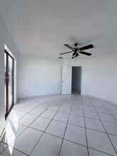 450 NW 43rd Pl in Miami, FL - Building Photo - Building Photo