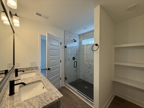 1065 Javier Dr in Springfield, TN - Foto de edificio - Building Photo