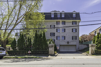 Westbury Condos in Hackensack, NJ - Building Photo - Building Photo