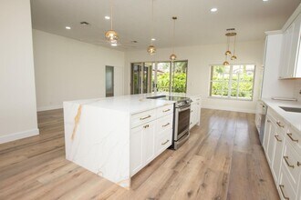 10881 La Salinas Cir in Boca Raton, FL - Building Photo - Building Photo