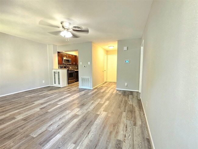 909 Silber Rd in Houston, TX - Building Photo - Building Photo