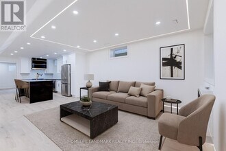 23 Coulson Ave in Toronto, ON - Building Photo - Building Photo