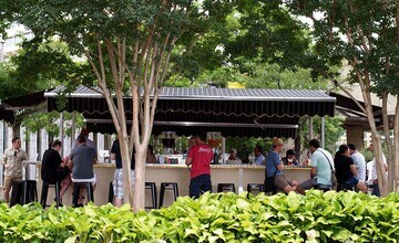 London Normandy House in Arlington, VA - Foto de edificio - Building Photo