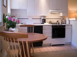 72 Montgomery St, Unit 1 in Boston, MA - Building Photo - Building Photo