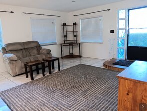 137 White St in Daytona Beach, FL - Building Photo - Building Photo