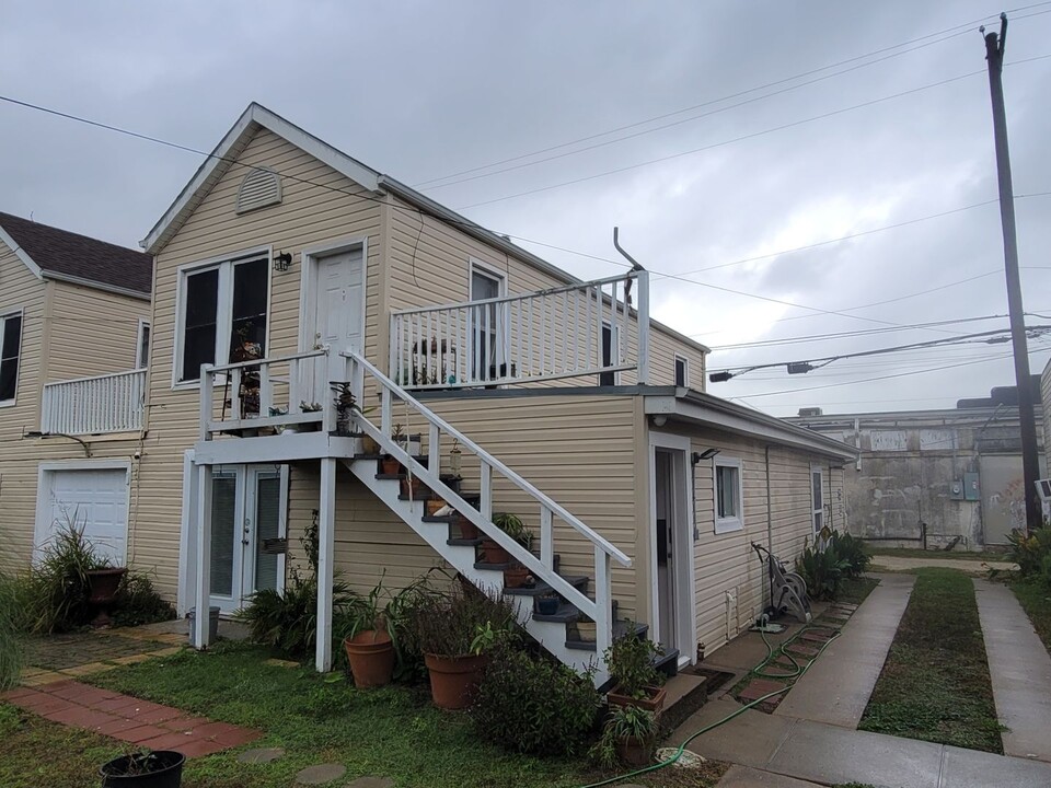 4114 Avenue S 1/2 in Galveston, TX - Building Photo