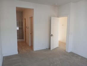 135 W Live Oak Ave, Unit J in Arcadia, CA - Building Photo - Building Photo