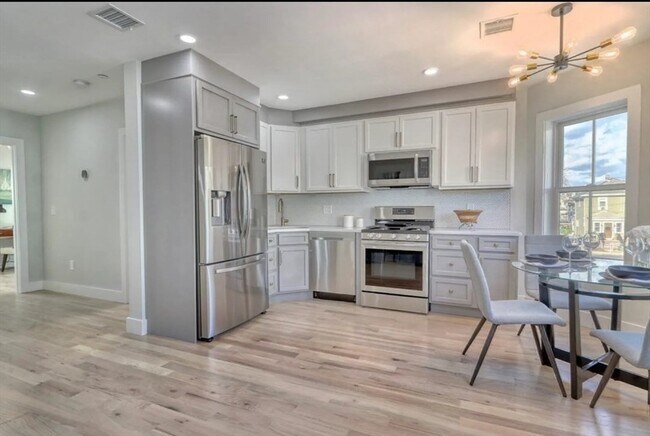 22 Cawfield St in Boston, MA - Building Photo - Building Photo