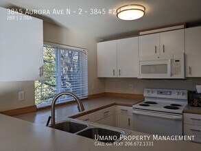 3845 Aurora Ave N in Seattle, WA - Building Photo - Building Photo