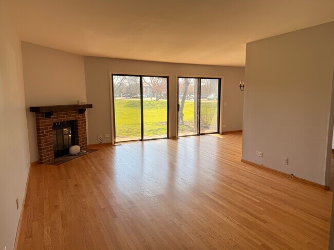 1534 Springview Ct in Wheeling, IL - Building Photo - Building Photo