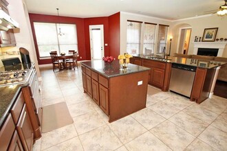 2401 First View in Leander, TX - Foto de edificio - Building Photo