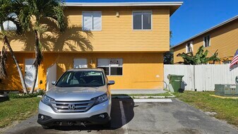 177 NE 12th Ave in Homestead, FL - Building Photo