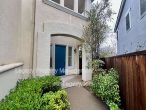 116 Burgundy Ct in Martinez, CA - Building Photo - Building Photo