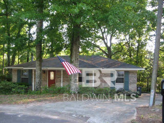 403 Circle Dr in Fairhope, AL - Building Photo