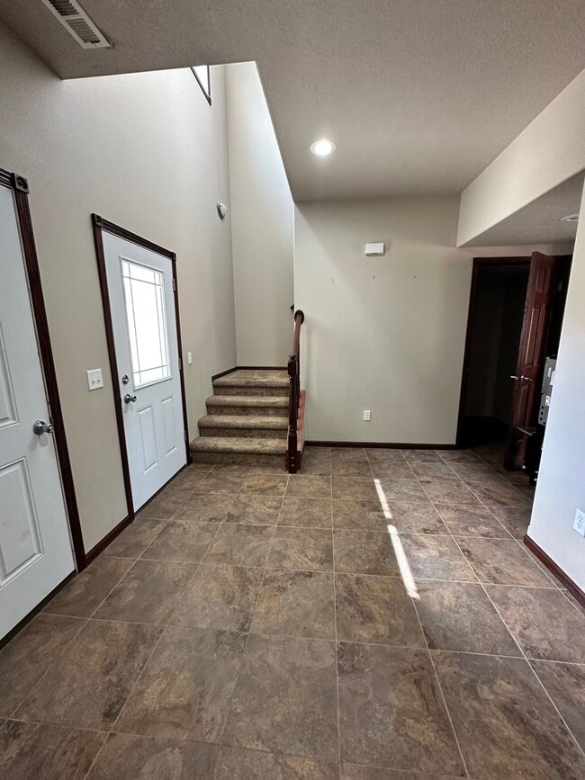 1804 23rd Ave NW in Minot, ND - Building Photo - Building Photo