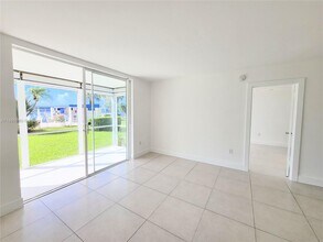 3010 Marcos Dr in Aventura, FL - Building Photo - Building Photo
