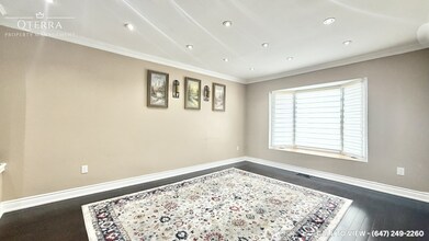 33 Hall Cres in Brampton, ON - Building Photo - Building Photo