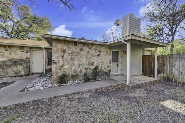 9802 Hundred Oaks Cir in Austin, TX - Building Photo - Building Photo