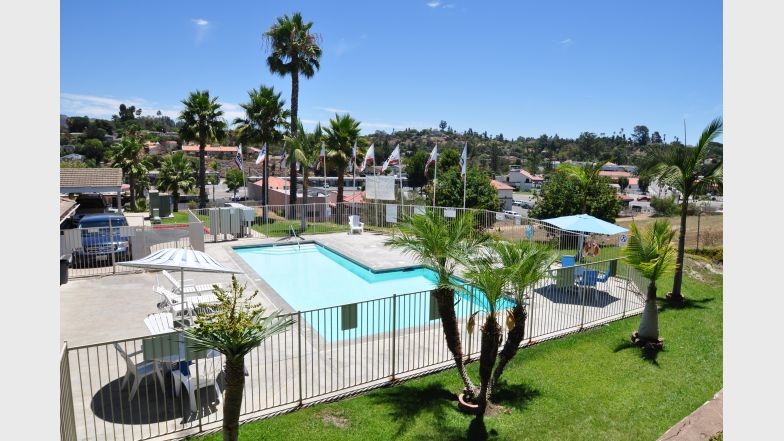 Ridgepoint Apartments in Vista, CA - Foto de edificio