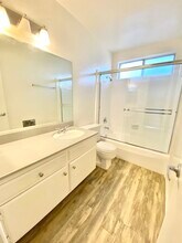 10537 Rose Ave-Unit -31 in Los Angeles, CA - Building Photo - Building Photo