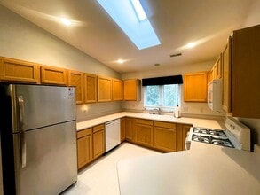 91 Potawatomi Rd in Williams Bay, WI - Building Photo - Building Photo