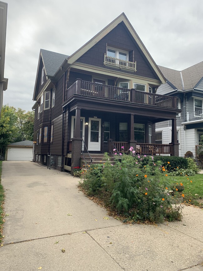 2831 N Frederick Ave, Unit 2831