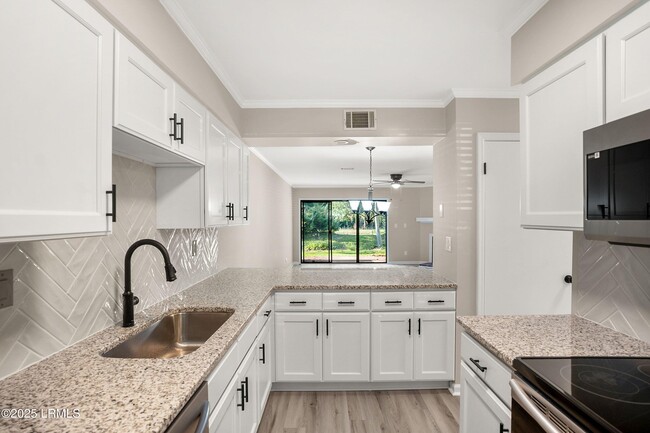 5 Battery Ln in Beaufort, SC - Building Photo - Building Photo