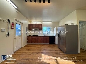 9009 Randall Dr in Gig Harbor, WA - Building Photo - Building Photo