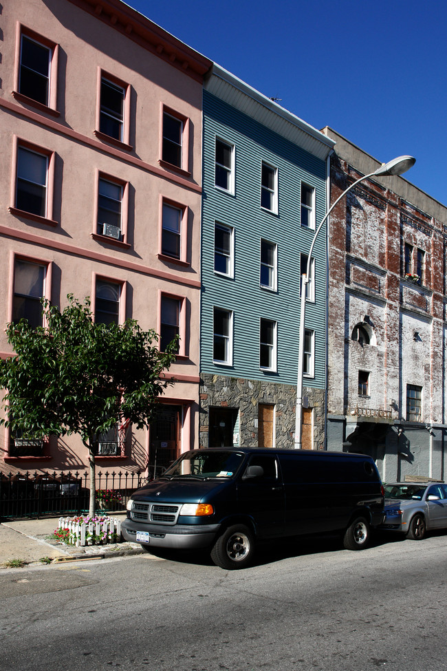 248 19th St in Brooklyn, NY - Foto de edificio - Building Photo