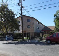 236 S Avenue 55 in Los Angeles, CA - Foto de edificio - Building Photo