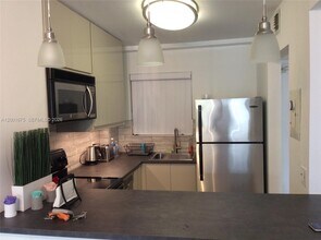 1345 Lincoln Rd, Unit 704 in Miami Beach, FL - Building Photo - Building Photo